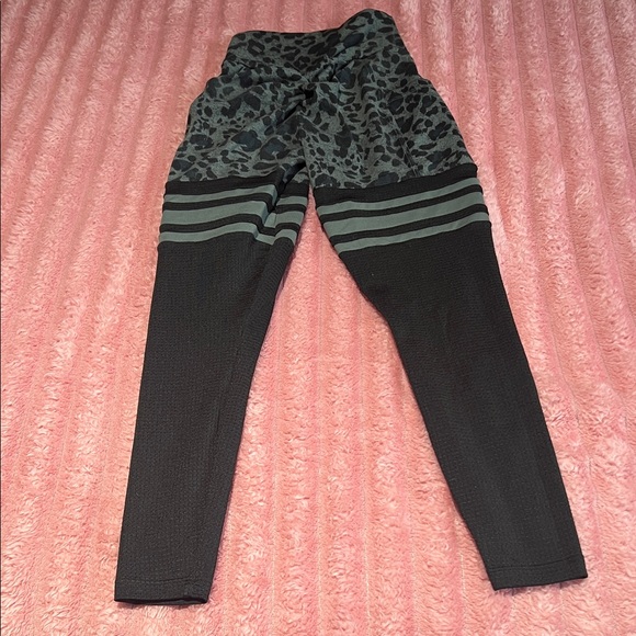 Bombshell Sportswear Black and Gray Leggings - Picture 2 of 2